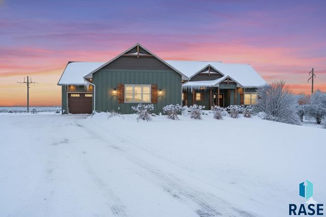 27061 Saddlerock Pl Place, Harrisburg, SD 57032