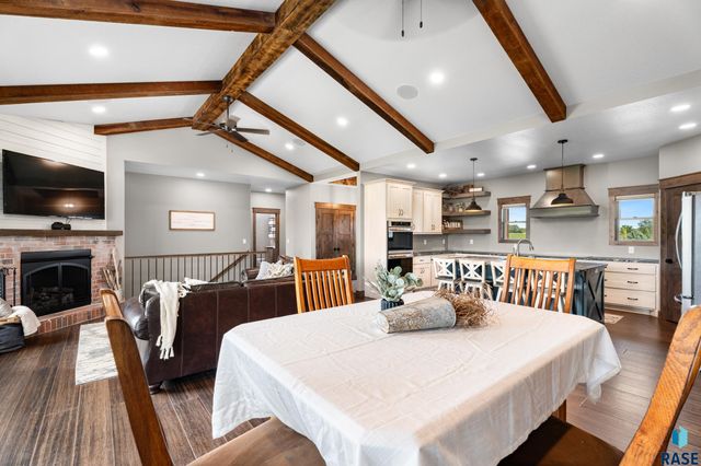 27061 Saddlerock Pl Place, Harrisburg, SD 57032