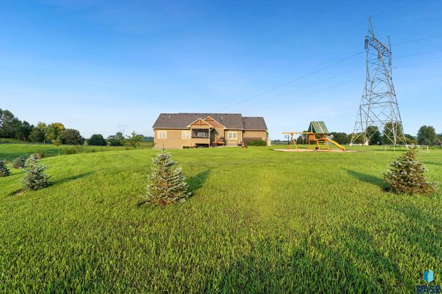 27061 Saddlerock Pl Place, Harrisburg, SD 57032