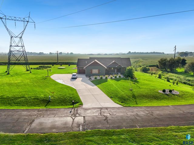 27061 Saddlerock Pl Place, Harrisburg, SD 57032