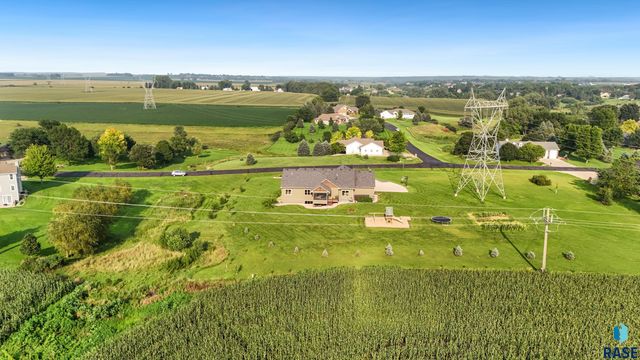 27061 Saddlerock Pl Place, Harrisburg, SD 57032