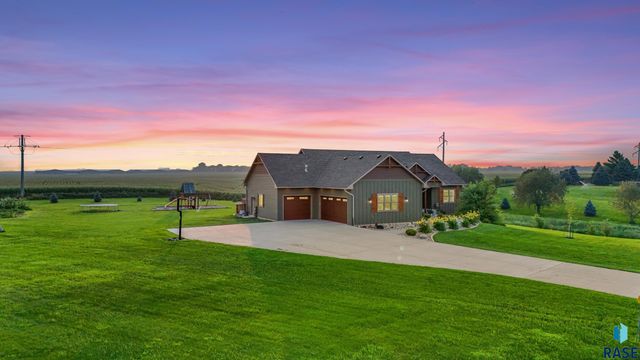 27061 Saddlerock Pl Place, Harrisburg, SD 57032