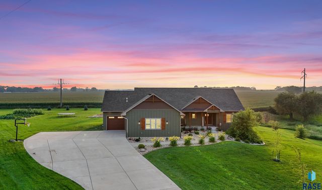 27061 Saddlerock Pl Place, Harrisburg, SD 57032