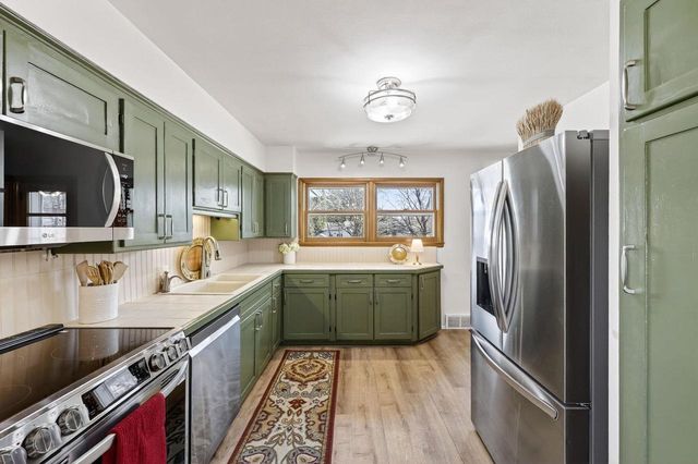 521 Orchard Drive, Madison, WI 53711