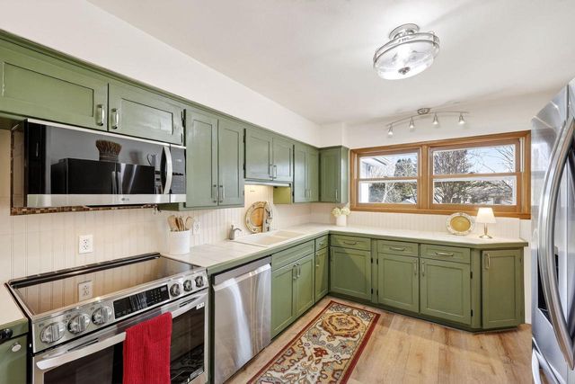 521 Orchard Drive, Madison, WI 53711