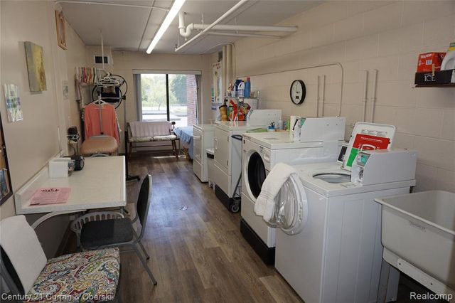 21800 Morley Avenue 209, Dearborn, MI 48124