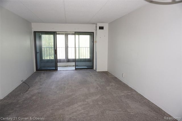 21800 Morley Avenue 209, Dearborn, MI 48124