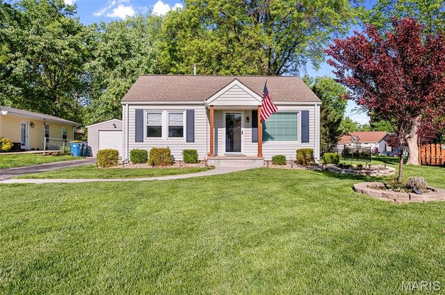 211 Circle Drive, Edwardsville, IL 62025