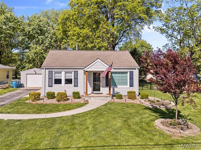 211 Circle Drive, Edwardsville, IL 62025