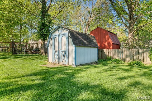 211 Circle Drive, Edwardsville, IL 62025