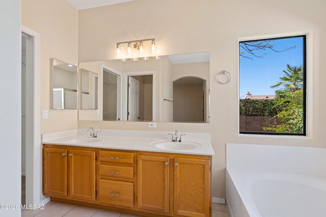 10961 E Desert Senna Drive, Tucson, AZ 85748