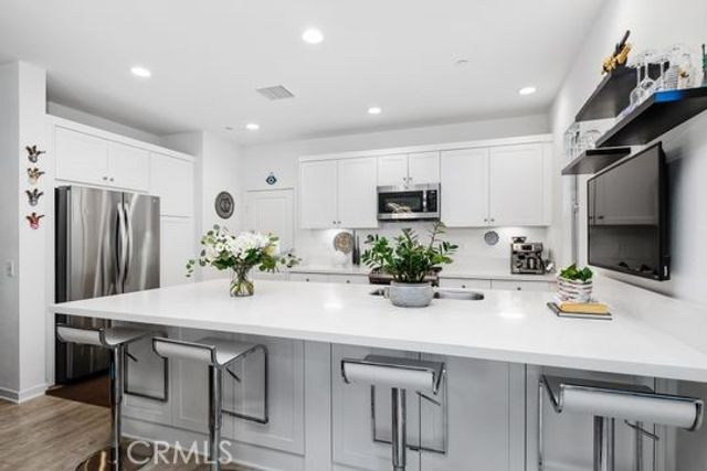 165 Frame, Irvine, CA 92618