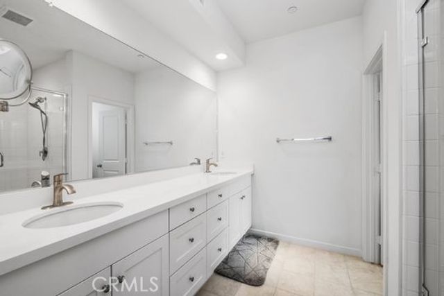 165 Frame, Irvine, CA 92618