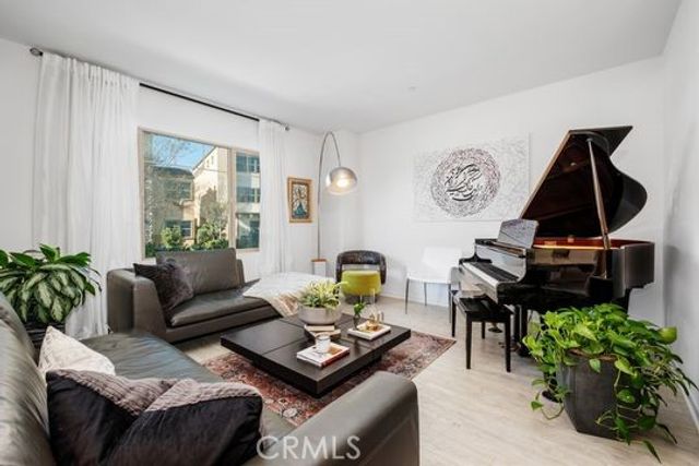 165 Frame, Irvine, CA 92618