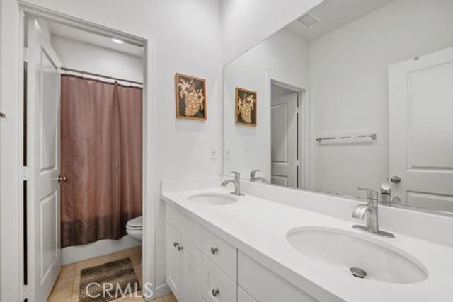 165 Frame, Irvine, CA 92618