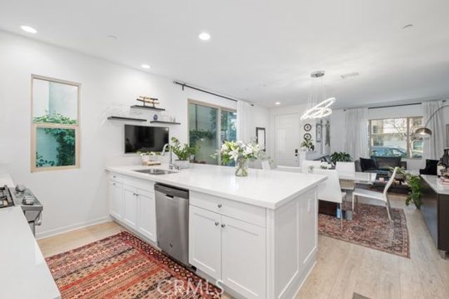 165 Frame, Irvine, CA 92618