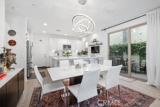 165 Frame, Irvine, CA 92618