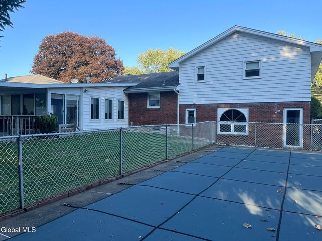 22 Danielwood Drive, Colonie, NY 12211