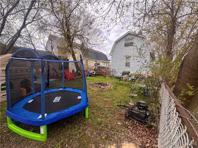 417 Hyde Park Boulevard, Niagara Falls, NY 14303