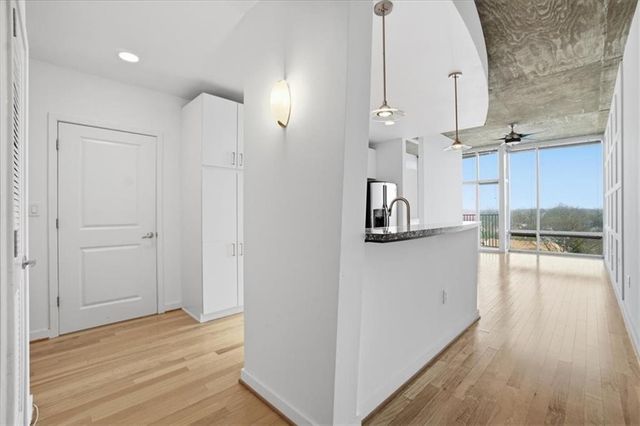 943 Peachtree NE Street 716, Atlanta, GA 30309