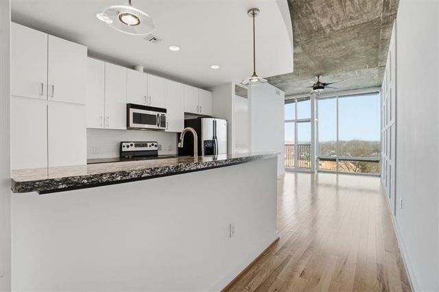 943 Peachtree NE Street 716, Atlanta, GA 30309