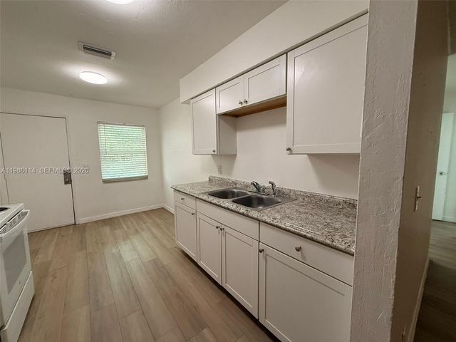 2919 Jackson Street 4, Fort Myers, FL 33901
