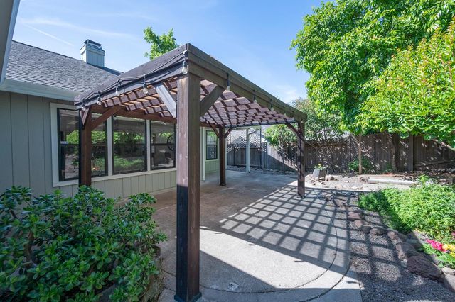 1336 Stonebridge Way, Roseville, CA 95661