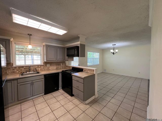 8849 Timber Dr, Denham Springs, LA 70726