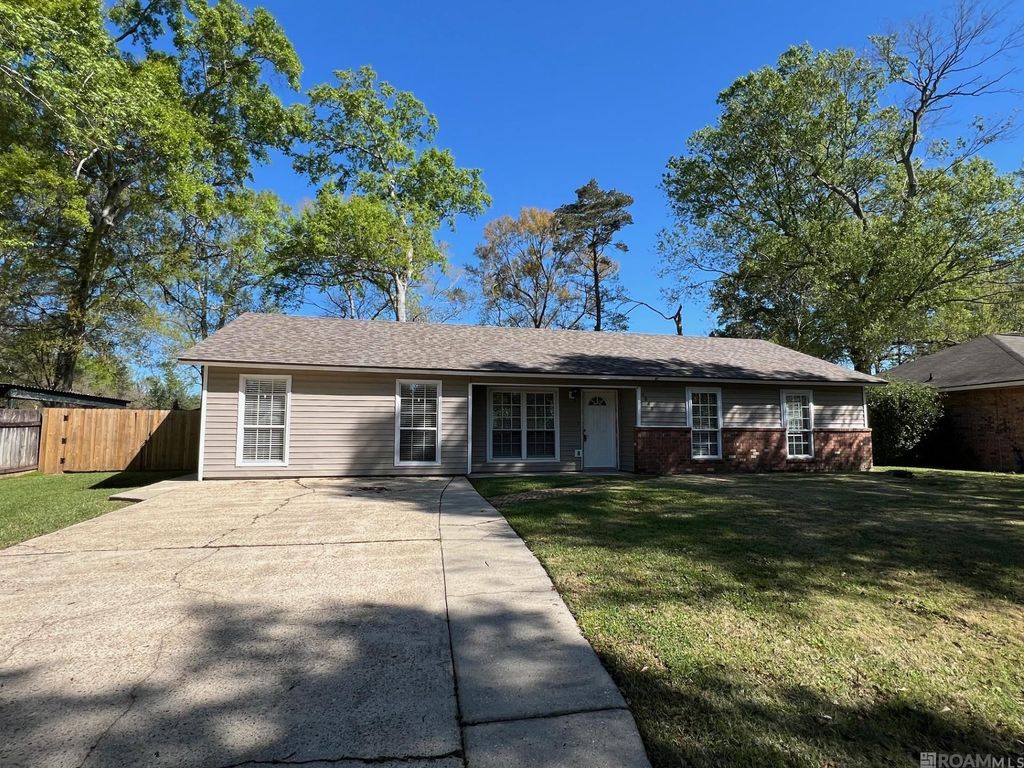 8849 Timber Dr, Denham Springs, LA 70726