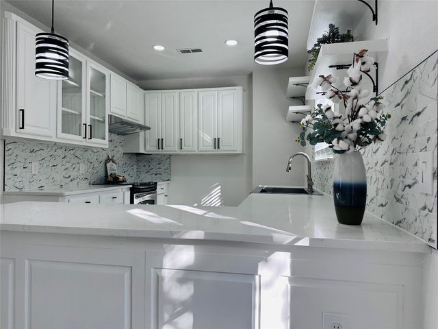 10224 Woodleaf Drive, Dallas, TX 75227