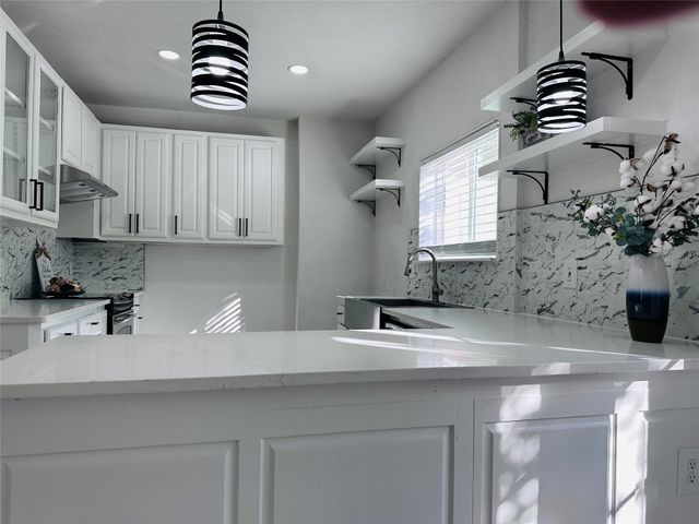 10224 Woodleaf Drive, Dallas, TX 75227