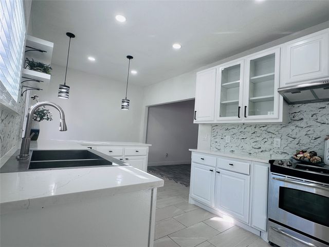 10224 Woodleaf Drive, Dallas, TX 75227