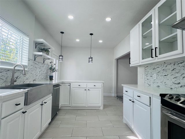 10224 Woodleaf Drive, Dallas, TX 75227