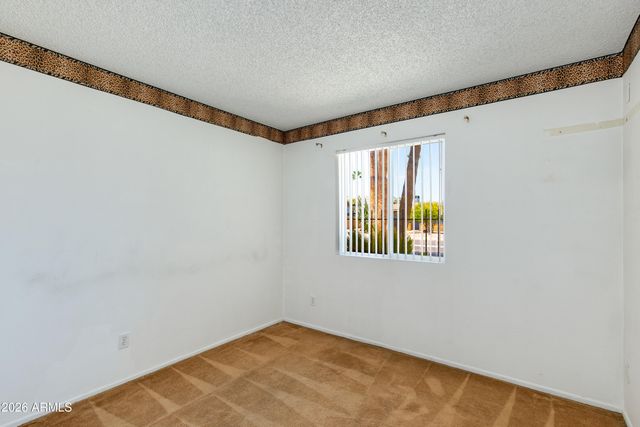 2815 E SYLVIA Street, Phoenix, AZ 85032