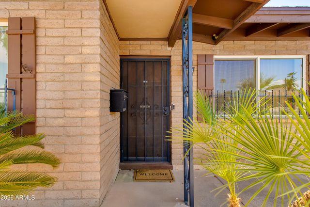 2815 E SYLVIA Street, Phoenix, AZ 85032