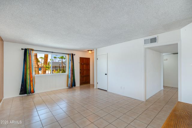 2815 E SYLVIA Street, Phoenix, AZ 85032