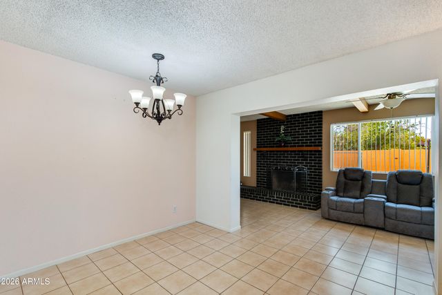 2815 E SYLVIA Street, Phoenix, AZ 85032