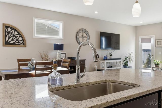 417 Summerlyn Farms Court, Lebanon, OH 45036