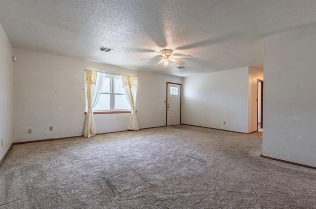 1310 W 15th Street, Prague, OK 74864