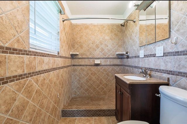 1310 W 15th Street, Prague, OK 74864