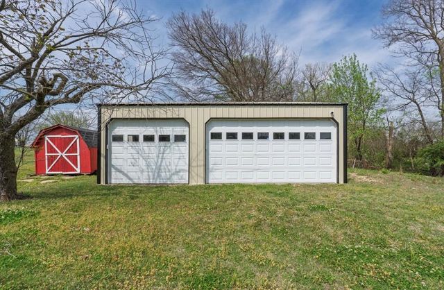 1310 W 15th Street, Prague, OK 74864