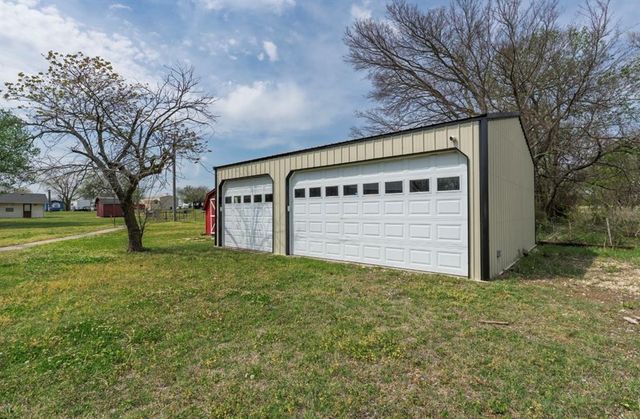 1310 W 15th Street, Prague, OK 74864