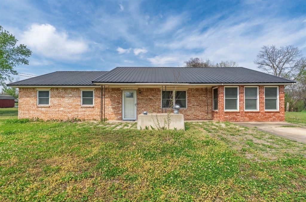 1310 W 15th Street, Prague, OK 74864