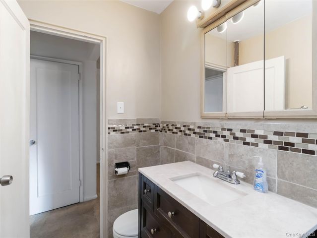 90-10 32nd Avenue 305, East Elmhurst, NY 11369