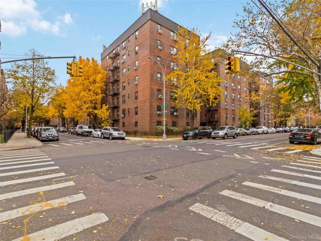 90-10 32nd Avenue 305, East Elmhurst, NY 11369