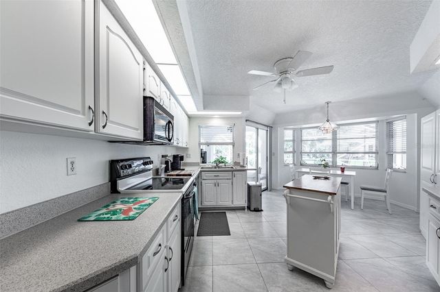 538 W CASHEW, Punta Gorda, FL 33955