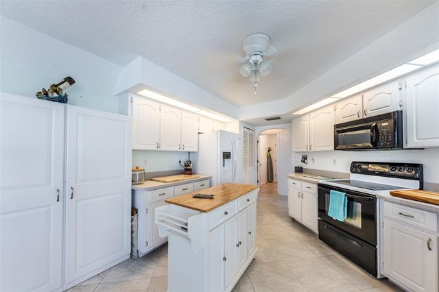 538 W CASHEW, Punta Gorda, FL 33955