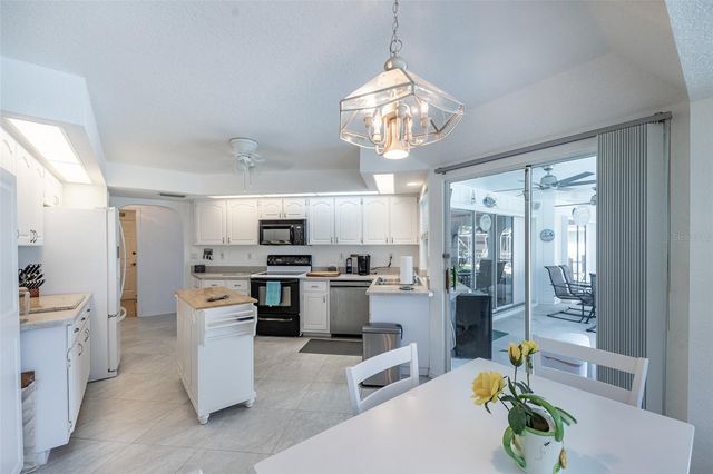 538 W CASHEW, Punta Gorda, FL 33955