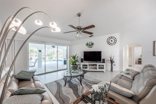 538 W CASHEW, Punta Gorda, FL 33955