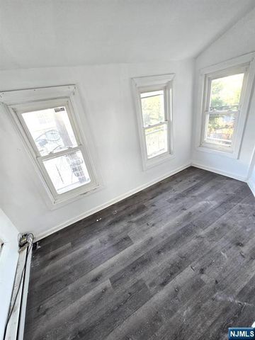 14 Triton Terrace, Newark, NJ 07104